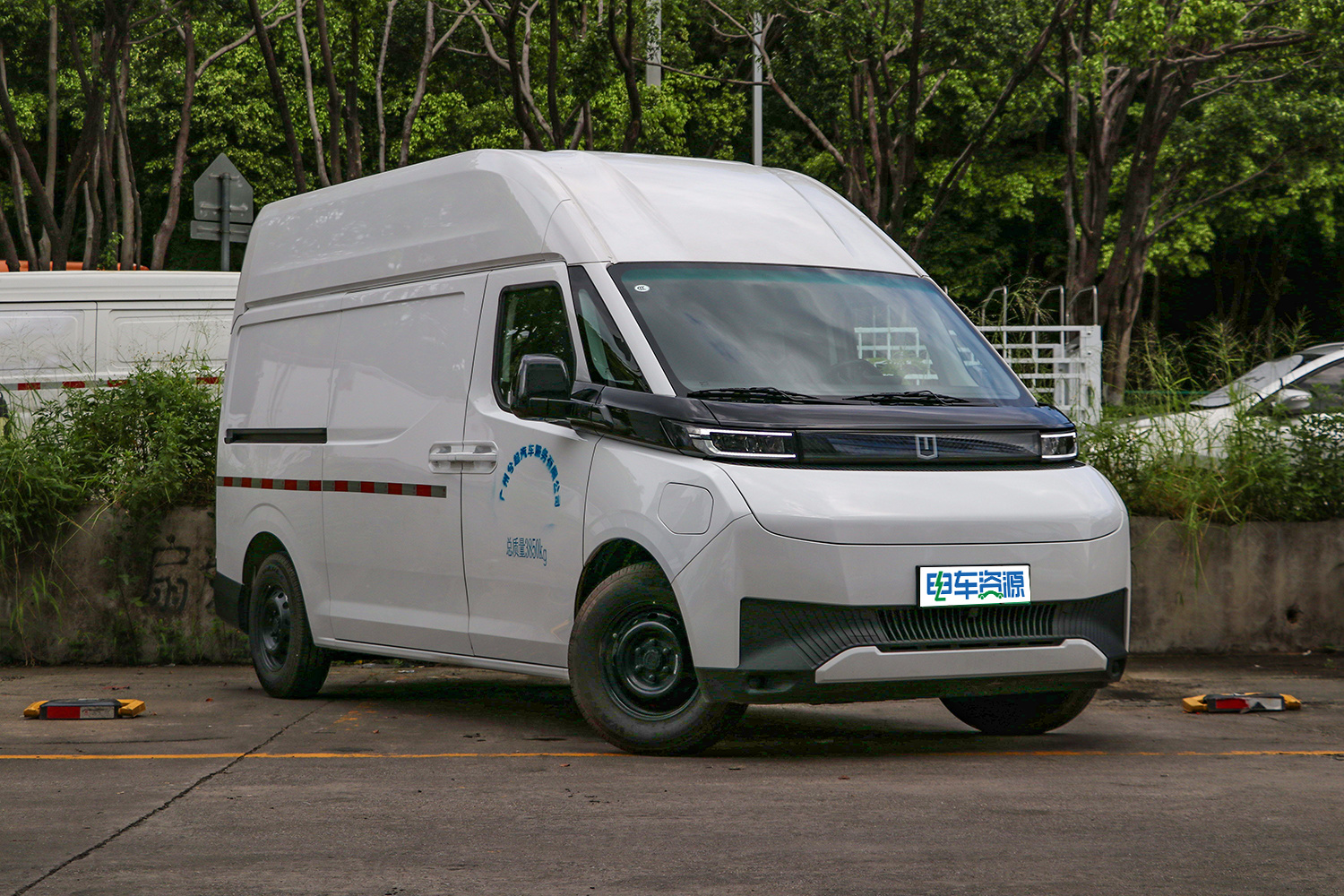 2024 Long-range Super VAN Chuangfu Edition has a high-top shaft pole of 66kWh(DNC5048XXYBEVGP1).