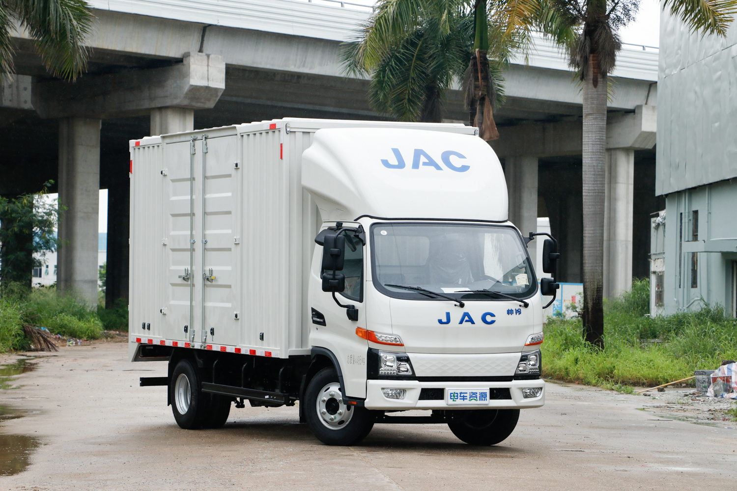 2024 JAC EV5 van with 100 million weft power 81kWh(HFC5042XXYEV10)